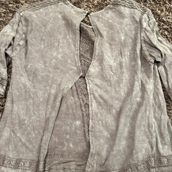 Gimmicks by BKE Open-Back Fashion Top Size Large - Picture 5 of 5